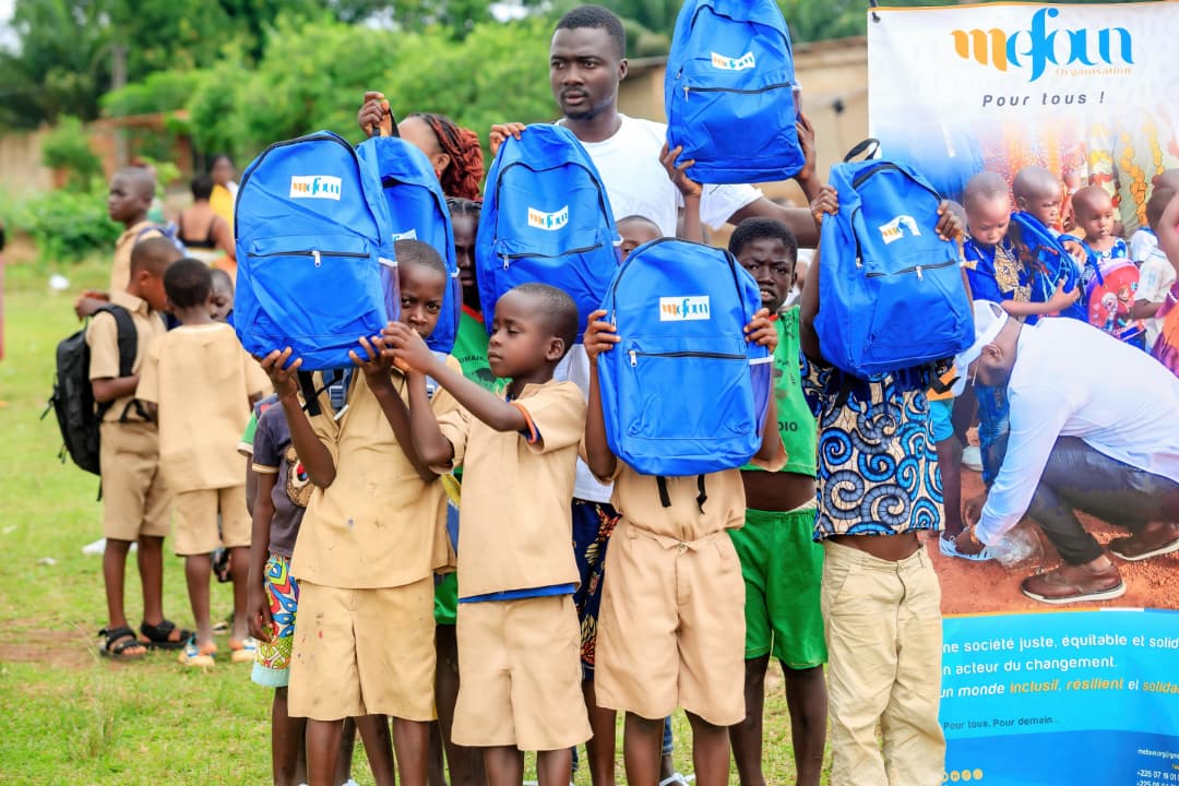 ONG Smile Heart & Mefoun Fondation : Des sacs à dos pour les écoliers de Gagnoa